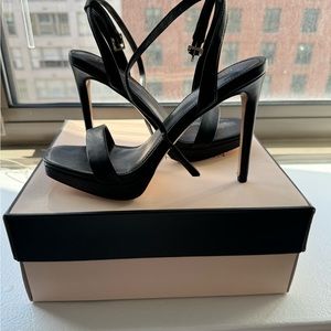 Never worn BCBG generation heel